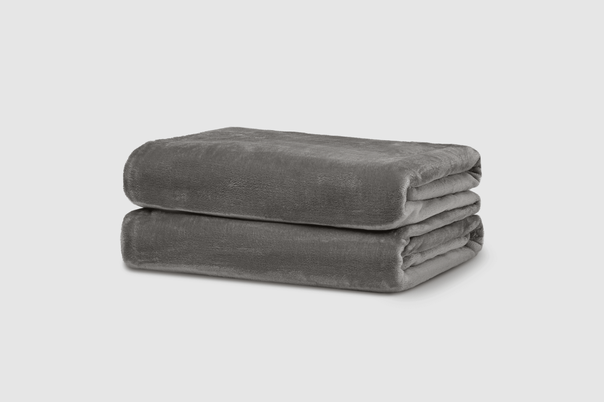 PDP_PlushSpaBlanket_Grey_01